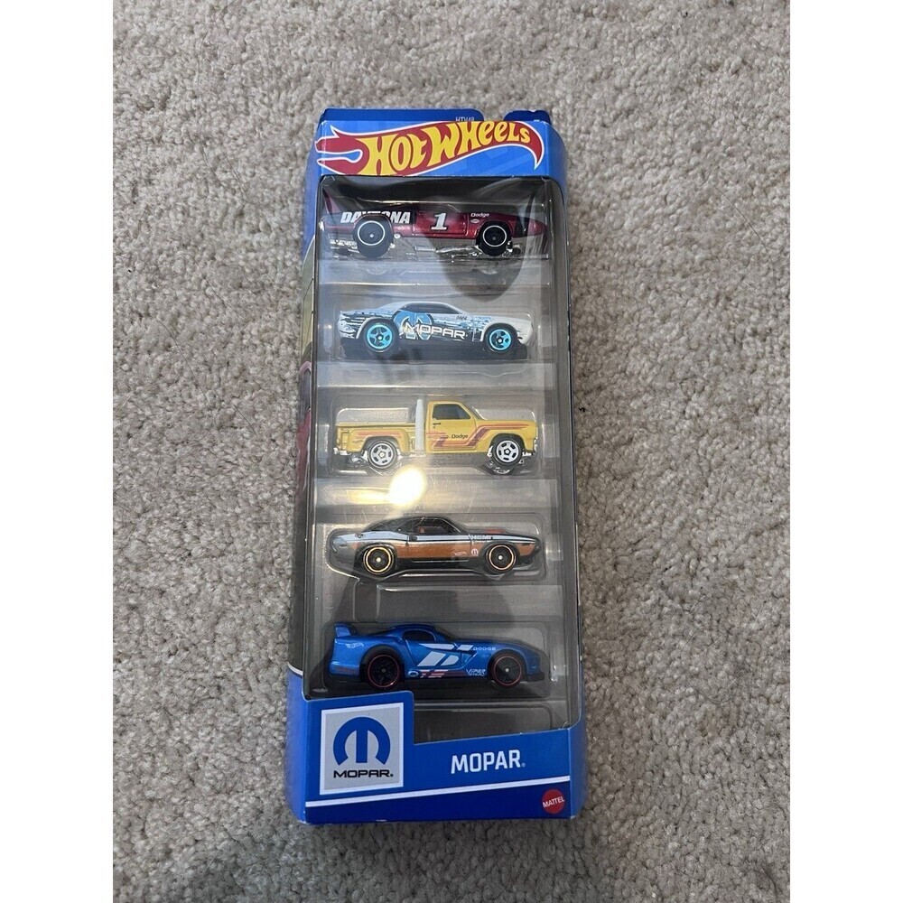 Hot Wheels Mopar 5-Car Gift Pack Dodge Charger Daytona Viper HEMI Challenger